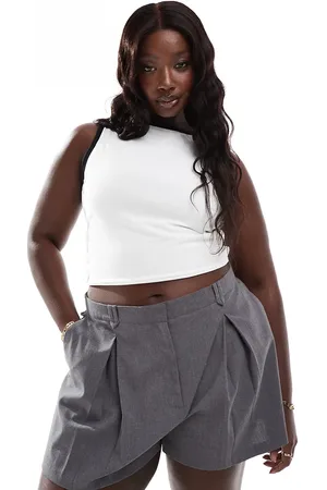 ASOS ASOS DESIGN Curve high waist tailored shorts in