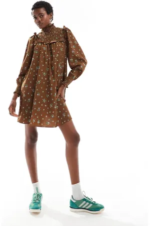 Glamorous Shirred neck mini smock dress in brown with blue floral