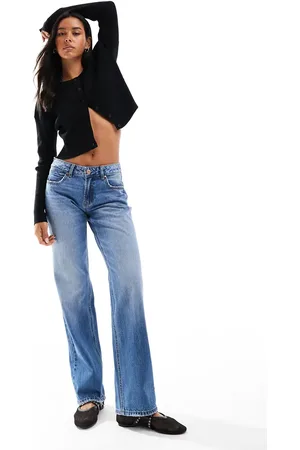 Stradivarius Low waist straight leg jeans in medium wash