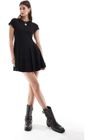 Monki Short sleeve mini jersey dress with an a-line skirt in