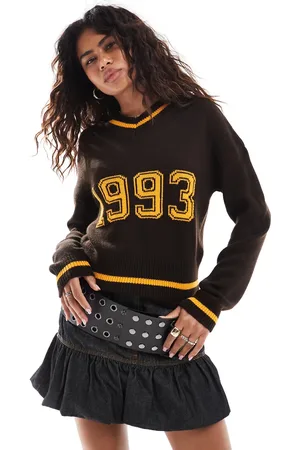 COLLUSION V-neck 1993 slogan knit sweater in brown