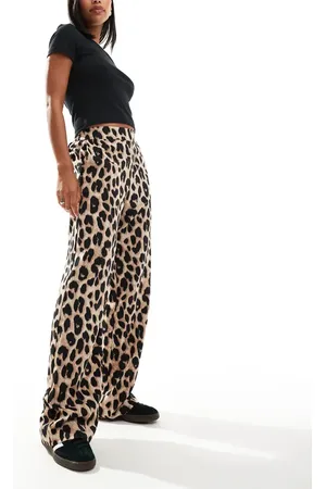 Pieces® Regular fit high waist pants in leopard print