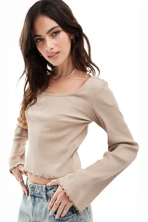 VILA Scoop neck long sleeved T-shirt with lettuce edge in mocha