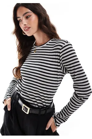 VILA Lettuce edge long sleeved ribbed top in medium gray melange stripe