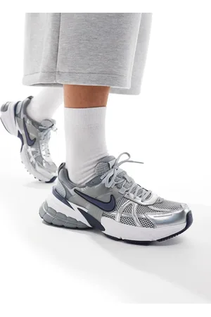 Nike V2K Run sneakers in and navy