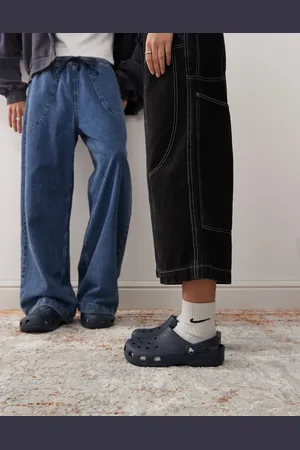 Crocs Unisex classic clogs in