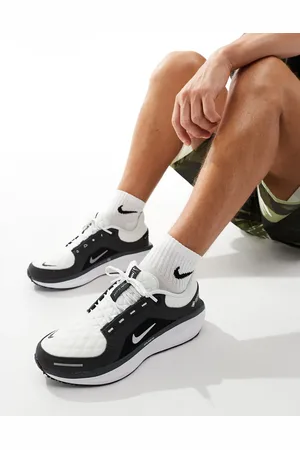 Nike Winflo 11 Gore-Tex sneakers in and white