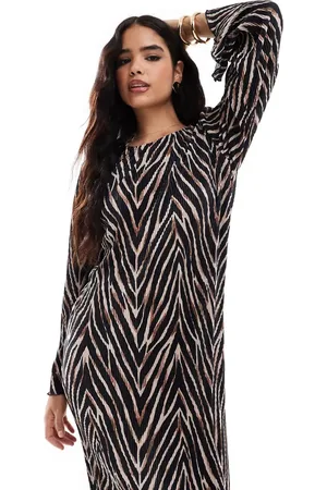 VILA Plisse maxi dress with wide sleeves in zig zag animal print