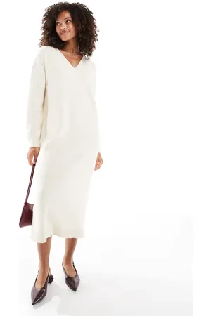 VERO MODA Premium v neck knit midi dress in cream
