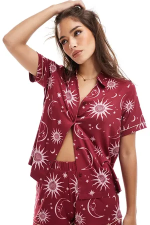 Chelsea Peers Exclusive moon and star print short sleeve revere and short pajama set in cherry