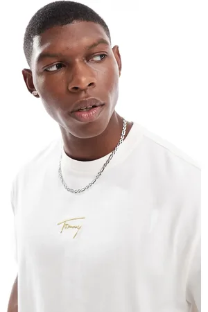 Tommy Hilfiger Gold central logo t-shirt in off