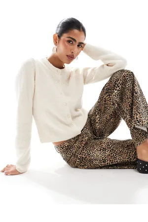 Stradivarius Soft touch fitted cardigan in ecru