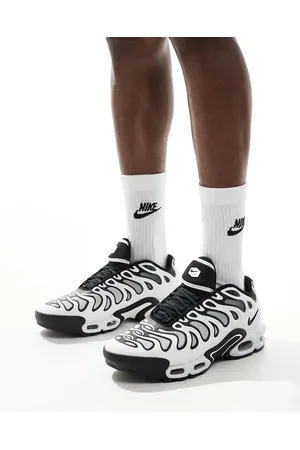Nike Air Max Plus Drift sneakers in and black