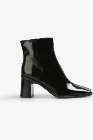 SCALPERS Twiggy boots in