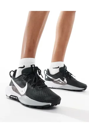 Nike Reactx Pegasus Trail 5 sneakers in and white