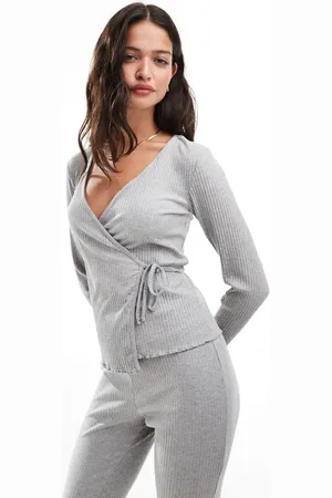Pieces Wellness mix & match lettuce edge wrap front cardigan in light