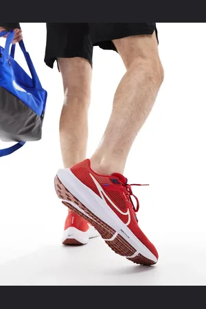 Nike Air Zoom Pegasus 40 sneakers in and white