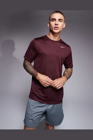 Nike Dri-Fit Reset T-shirt in burgundy