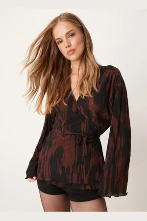 JDY Plisse wrap top in abstract
