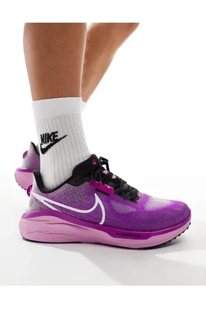 Nike Vomero 17 sneakers in and purple