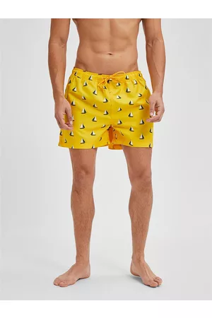 Shorts de color amarillo para hombre 