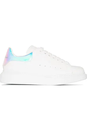 Alexander McQueen Tenis bajos con estampado holográfico