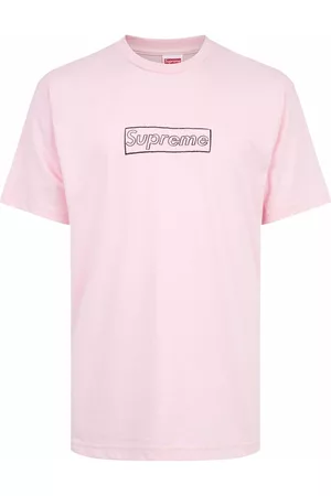 Supreme Playera Chalk Logo de x KAWS