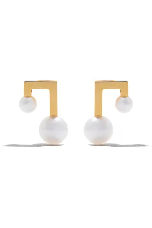 Tasaki Aretes Balance Note Collection Line Akoya en oro amarillo de 18kt con perla