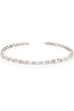 Suzanne Kalan Brazalete Linear Horizontal en oro blanco de 18kt con diamantes en corte baguette