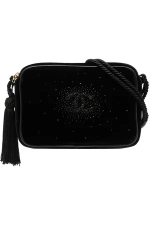 CHANEL Bolsa crossbody con detalles de strass y logo CC 1990