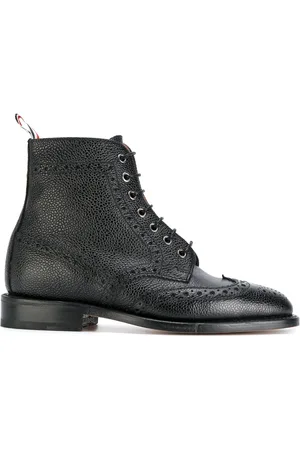 Thom Browne Wingtip Brogue Boot With Leather Sole In Black Pebble Grain
