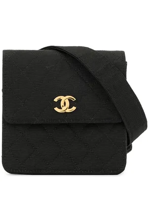 CHANEL Cangurera capitonada con motivo de rombos