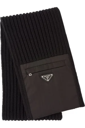 Prada Mascada tejida Shaker