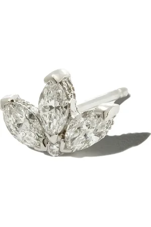 Maria Tash Arete Engraved Lotus en oro blanco de 18kt