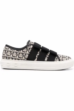 Salvatore Ferragamo Tenis bajos Gancini and Vara