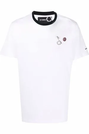 Fred Perry Playera con detalle de imperdible