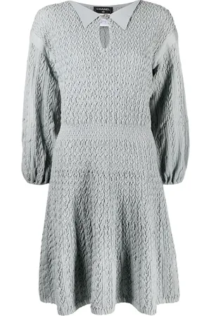 CHANEL Vestido tejido con diseño fruncido