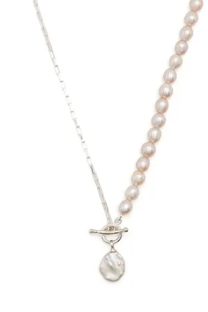Dower and Hall Collar Luna con perlas de agua dulce
