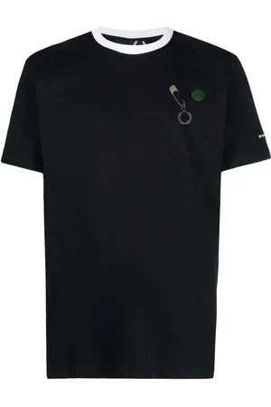 Fred Perry Playera con detalle de imperdible