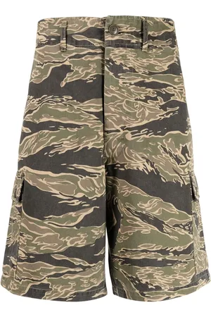 Maharishi Shorts cargo con estampado militar