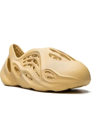 adidas Tenis YEEZY Foam Runner Desert Sand