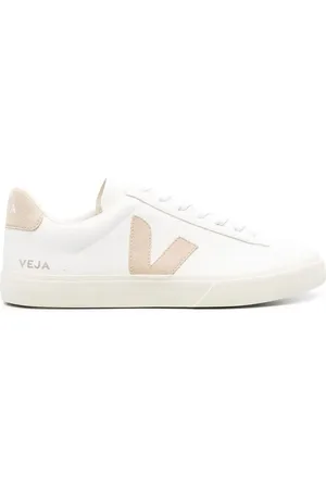 Veja Tenis bajos Campo com agujetas