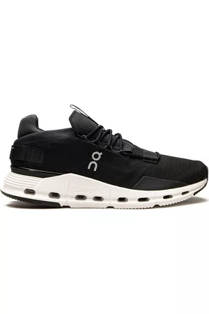 On Running Tenis Cloudnova Black/Phantom White