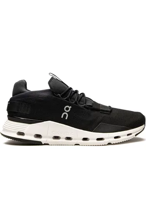 On Running Tenis Cloudnova Black/Phantom White