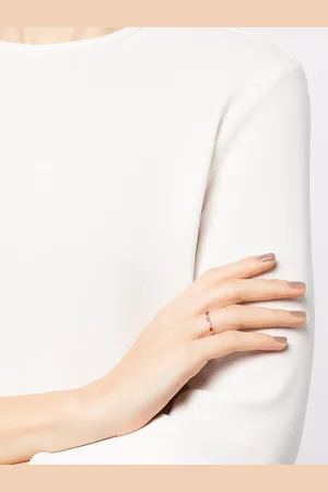 Suzanne Kalan Anillo infinito en oro rosa de 18kt con diamantes y rubíes
