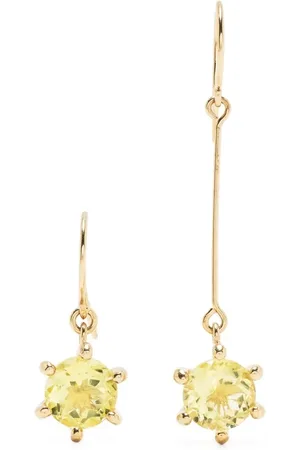 Beatriz Palacios Aretes con diseño asimétrico