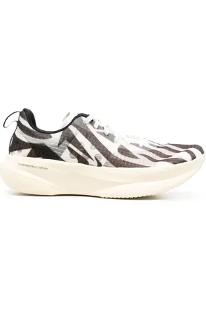 Brand Black Tenis bajos con estampado gráfico