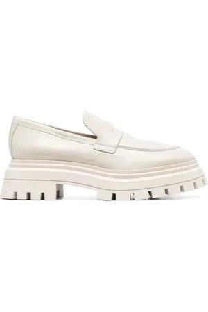 Stuart Weitzman Mocasines con puntera de almendra