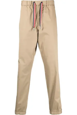 Moncler Pantalones chinos con parche del logo