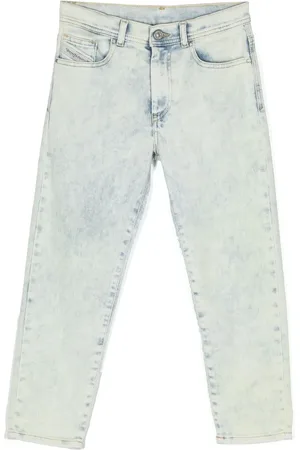 Diesel Jeans con parche del logo
